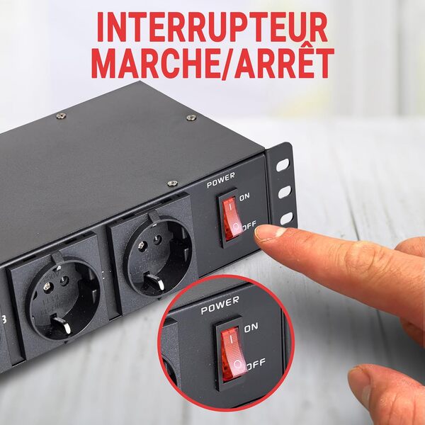 Pyle Multiprise 12 Prises 1U – Multiprise avec Disjoncteur 15A – 4 Ports USB – Câble 4,5 m – Alimentation Électrique pour Serveurs, Matériel Audio, Bureau & Maison