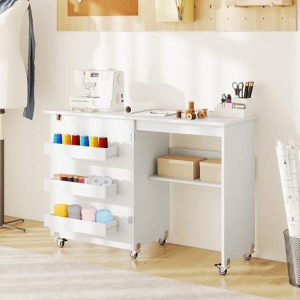 Découvrez notre test complet de la table de couture pliante Costway : un meuble astucieux et roulant pour améliorer votre espace créatif et optimiser vos travaux de couture.