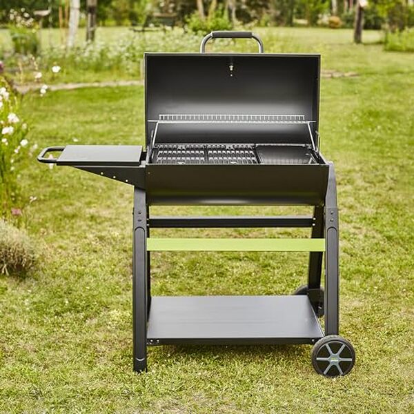 Découvrez notre test complet du barbecue Cook'in garden Tonino 70 : alliez performance et espace avec un grill et une plancha de grande taille pour des barbecues réussis