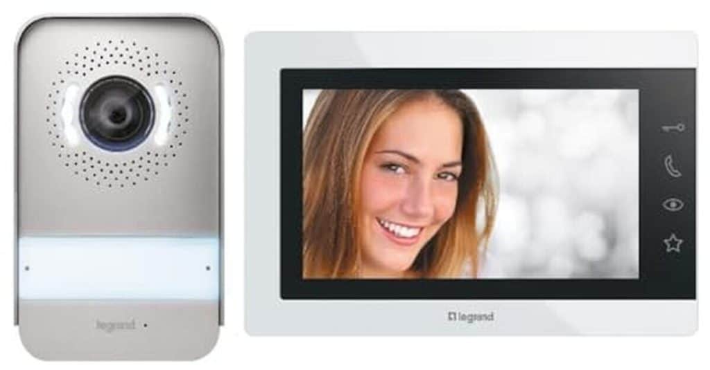 Test de l'interphone vidéo Legrand Easykit Essential : écran 7" et caméra grand angle